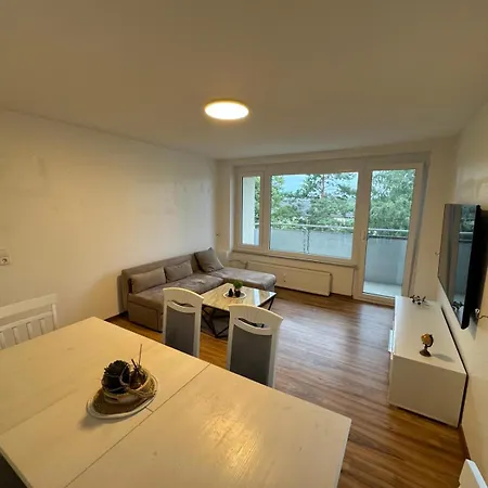 Sunshine Apartment *