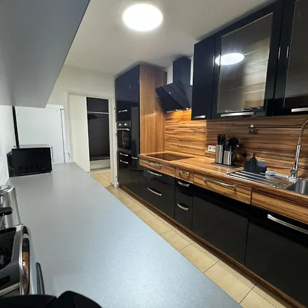 Sunshine Apartment *